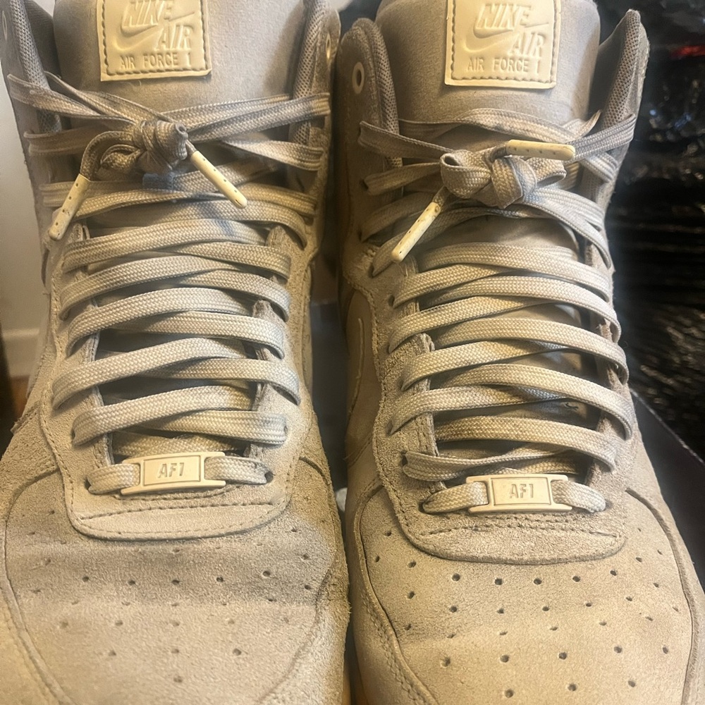 Nike Men's Air Force 1 High 07' LV8 Suede Mushroom, US Size 13, 8.5/10
